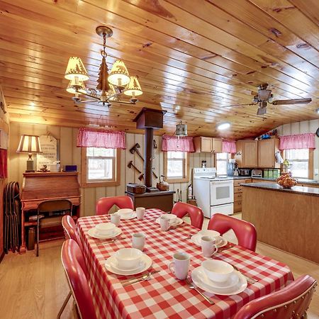 Pet-Friendly Irons Cottage About 4 Mi To Sand Lake! Экстерьер фото